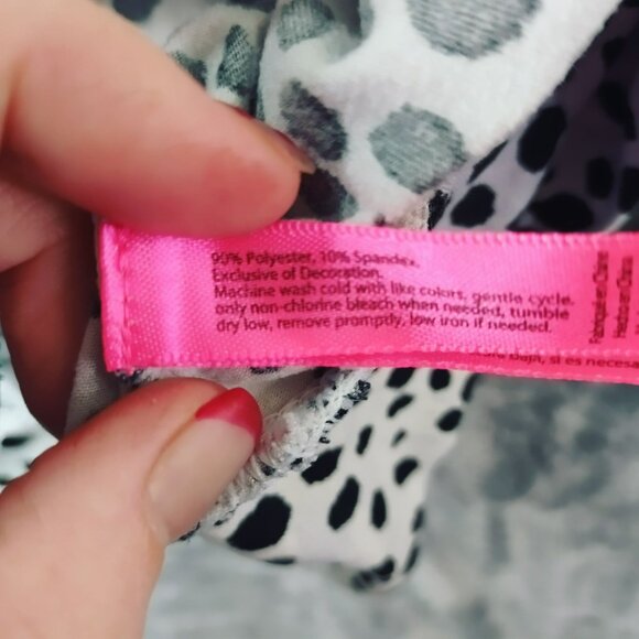 Betsy Johnson Sweatshirt Womens Small Black Grey Animal Print Kangaroo Pocket - Picture 7 of 11